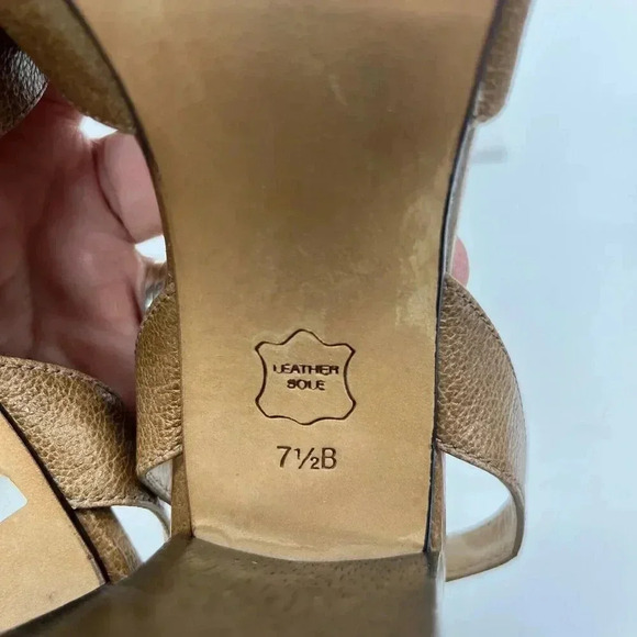 Talbots Leather Beige Strappy Sandals Wood Block Heel size 7.5 - Picture 10 of 13